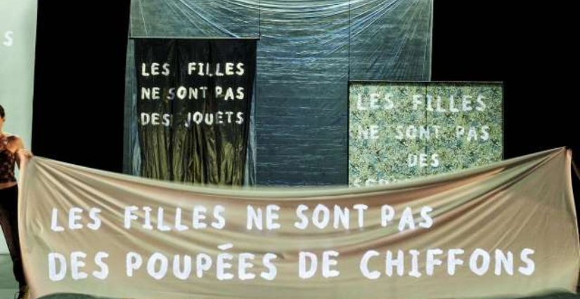 "Les filles ne sont pas des poupées de chiffon", La tête dans les étoiles au Théâtre de Haguenau "Les filles ne sont pas des poupées de chiffon", La tête dans les étoiles au Théâtre de Haguenau