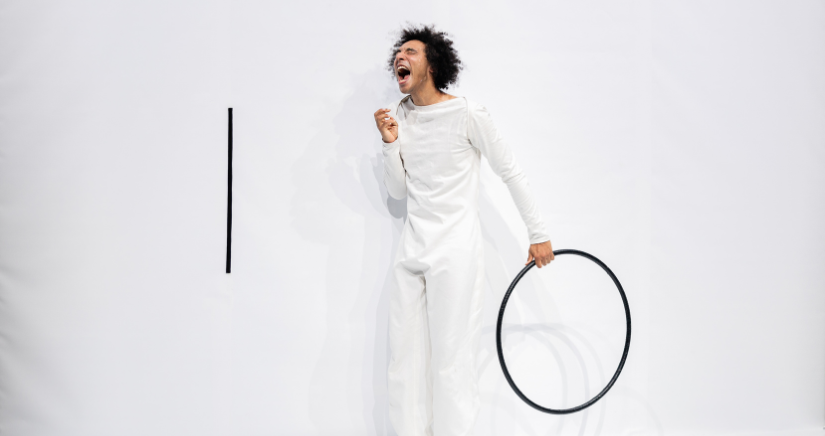 Monographie : spectacle de jonglage au TAPS - Dès 8 ans 