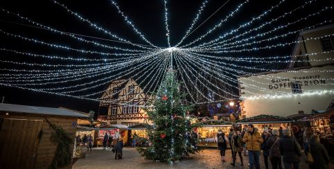 Noël... des étoiles plein les yeux; marché de Noël en Alsace à Riquewihr (68)